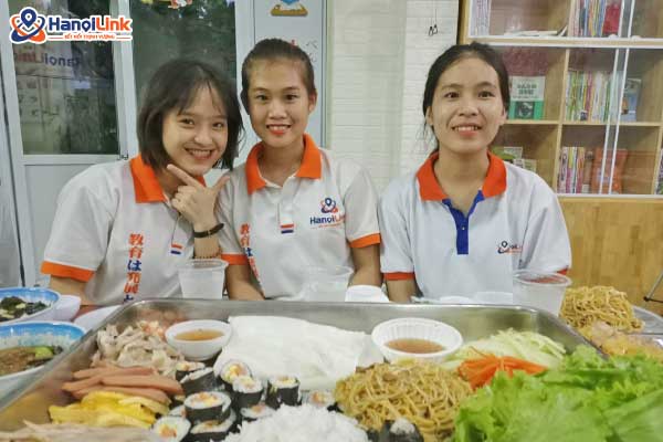 học viên tham gia tết trung thu Hanoilink