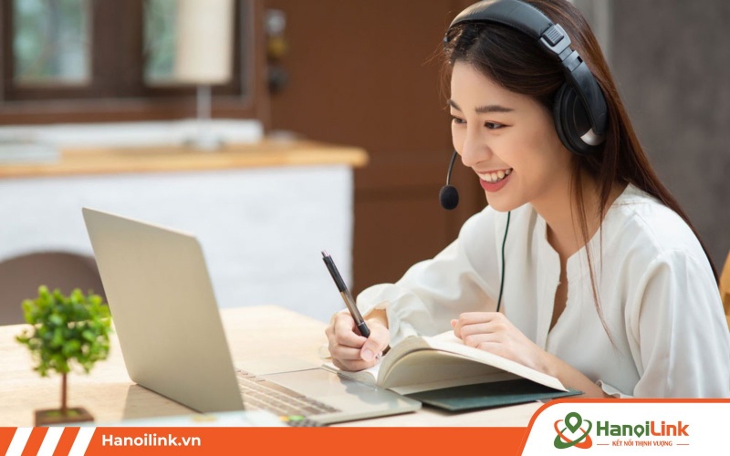 Kết hợp nghe viết giúp não ghi nhớ tiếng Nhật lâu hơn