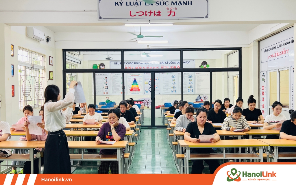 Không khí phòng thi IQ tại HanoiLink đánh giá tư duy học viên