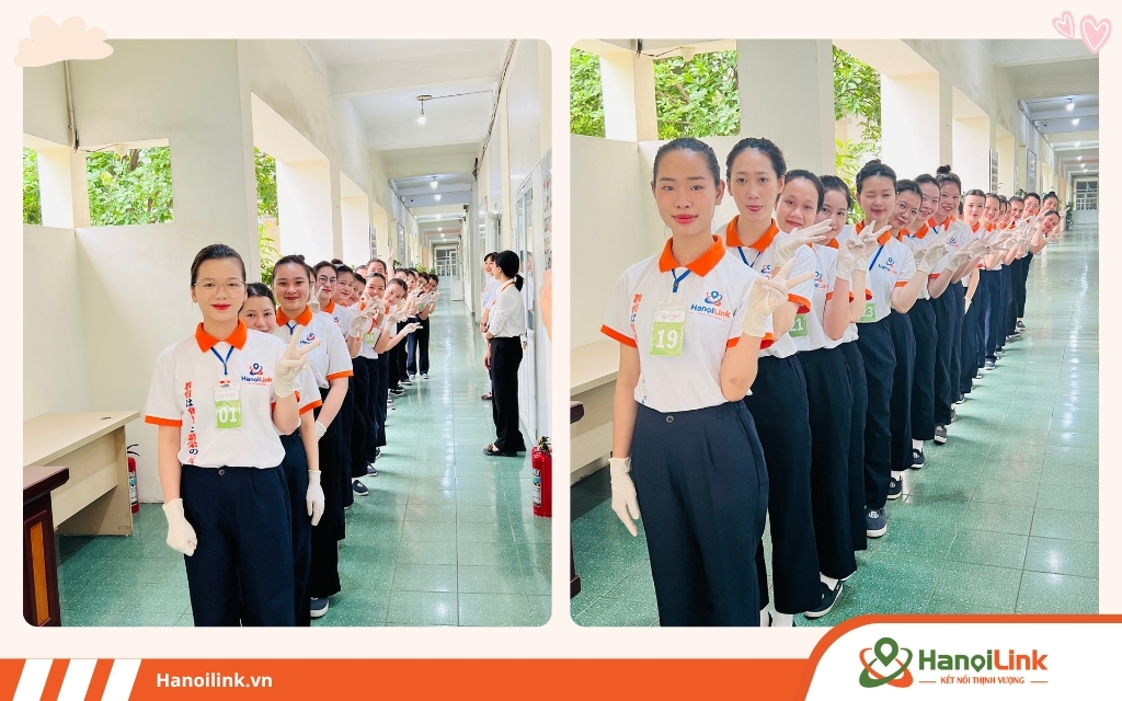 Học viên xếp hàng chờ vào phòng thi thực hành