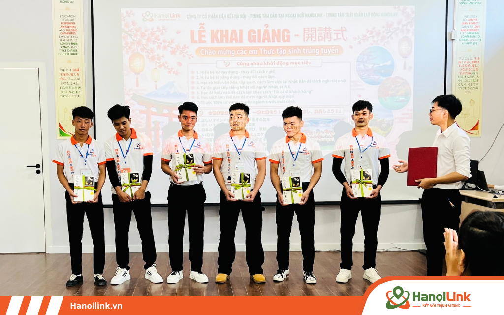 Quyết định thành lập lớp H79